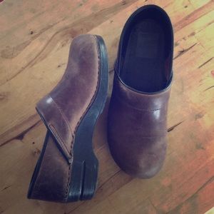 Size 41 dansko clogs